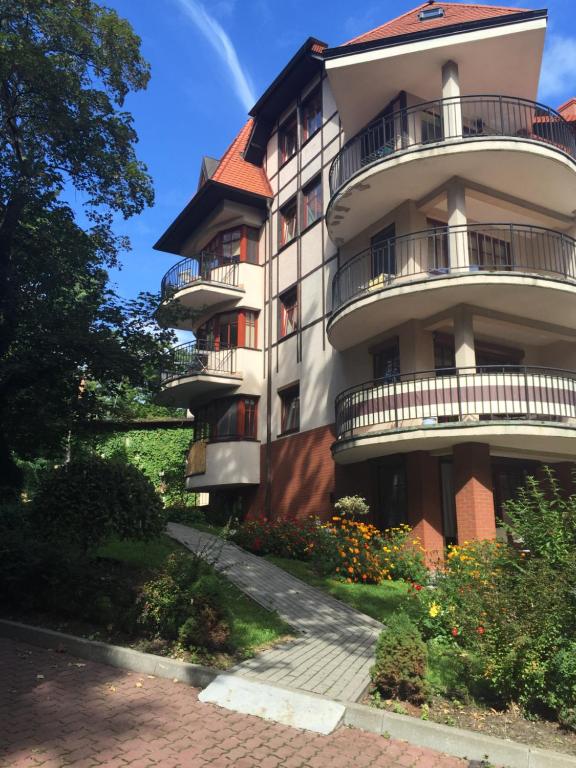 Budova, v ktorej sa apartmán nachádza