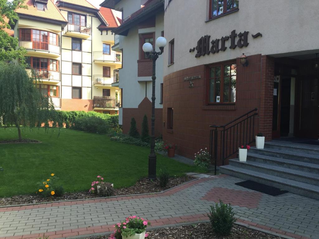 Budova, v ktorej sa apartmán nachádza