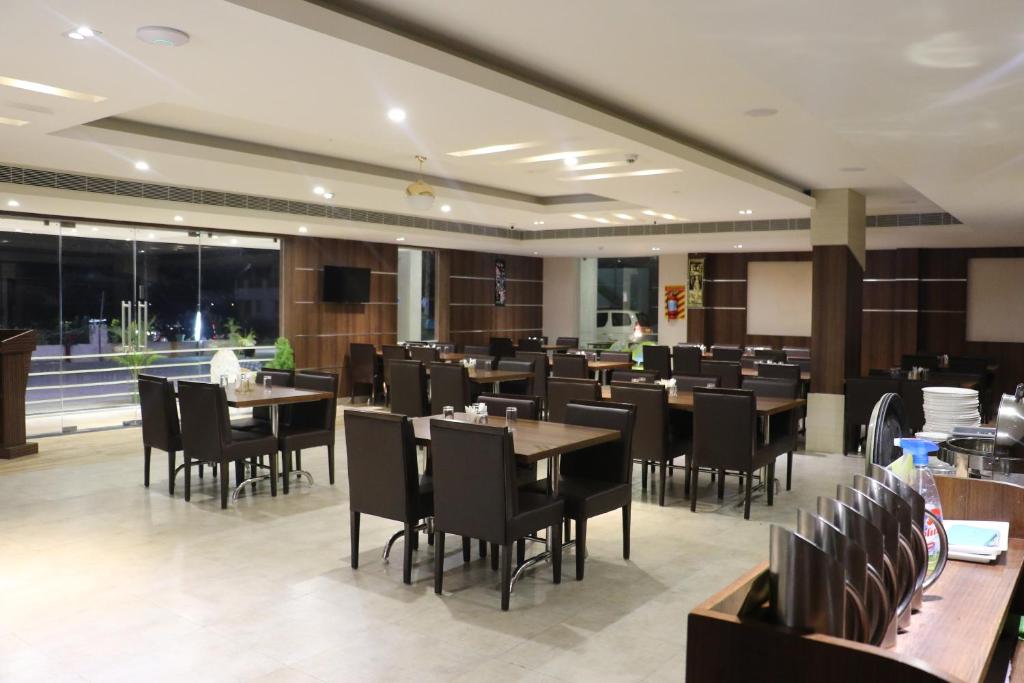 Restaurace v ubytování DsrMadhanamInn
