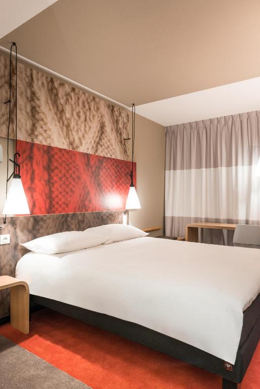 Postel nebo postele na pokoji v ubytování Ibis Albi