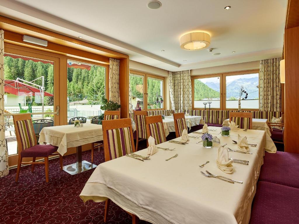 Restaurace v ubytování Hotel Gasthof Schöpf