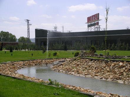 Vonkajšia záhrada v ubytovaní Motel Emporio