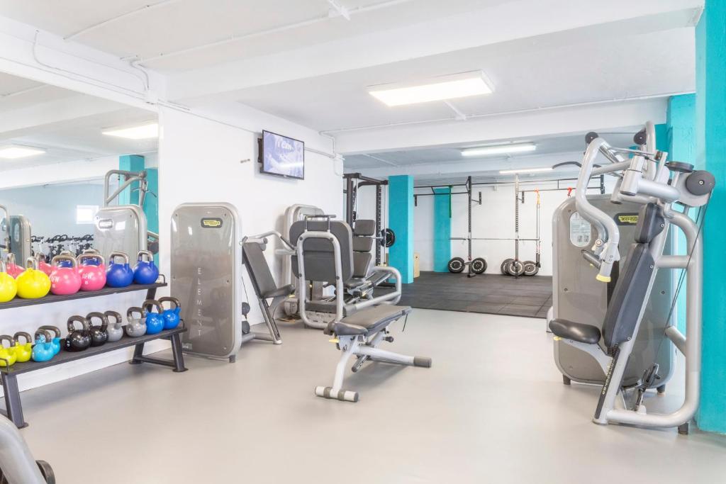 Fitness centrum a/nebo fitness zařízení v ubytování Ferrer Concord Hotel & Spa