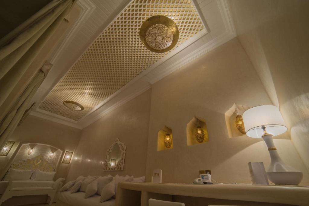 Posezení v ubytování Riad Palais Blanc & Spa