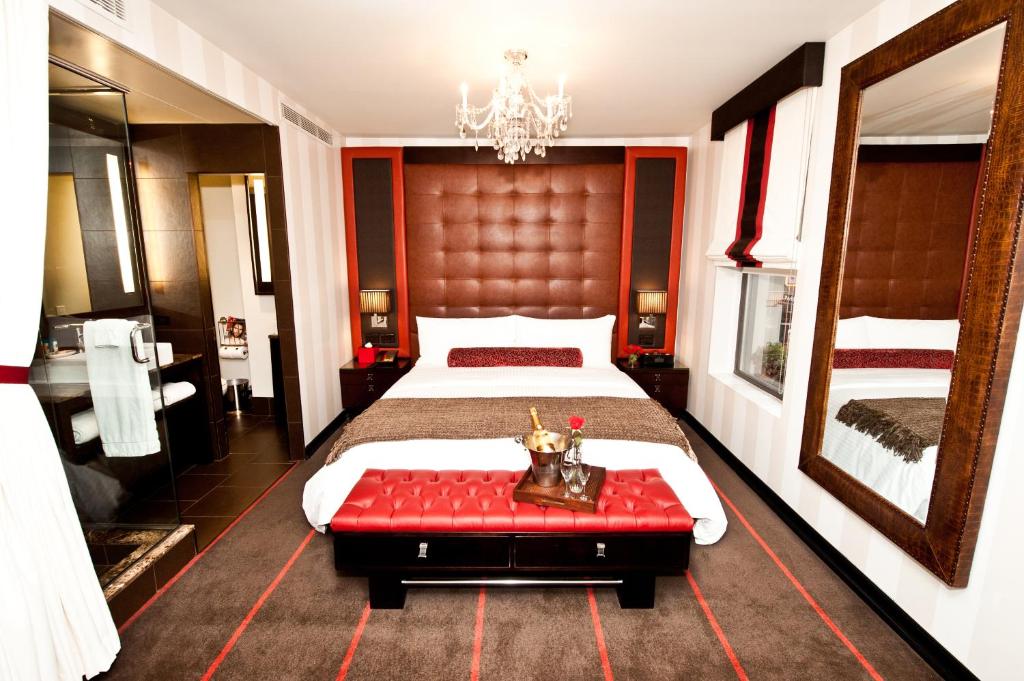 Cama ou camas em um quarto em Sanctuary Hotel New York