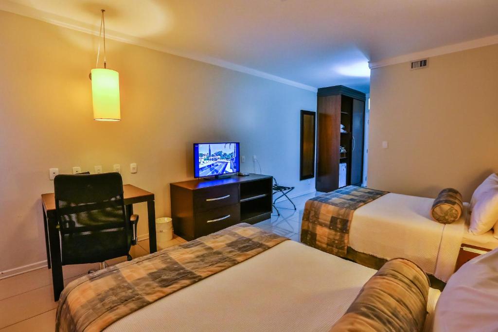  Quality Hotel & Convention Center Marília