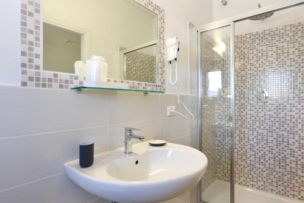 Hotel Lupori - Triple Room With Balcony
