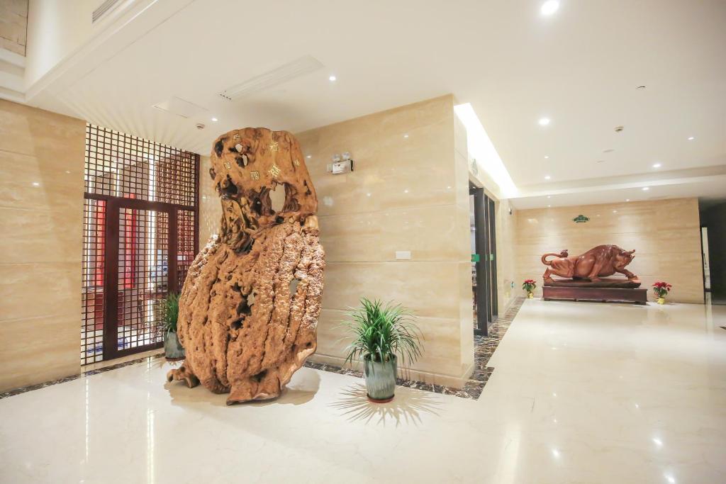 Xin Jue Jiayi Hotel Airport and International Resort - отзывы и видео