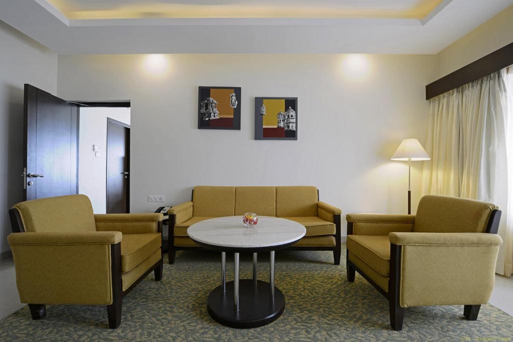 Posezení v ubytování Hotel Naveen Lakeside