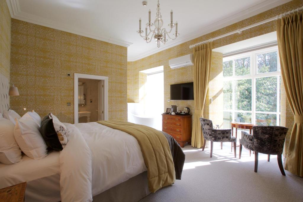 Storrs Hall Hotel on the shore of Lake Windermere - Resim 42