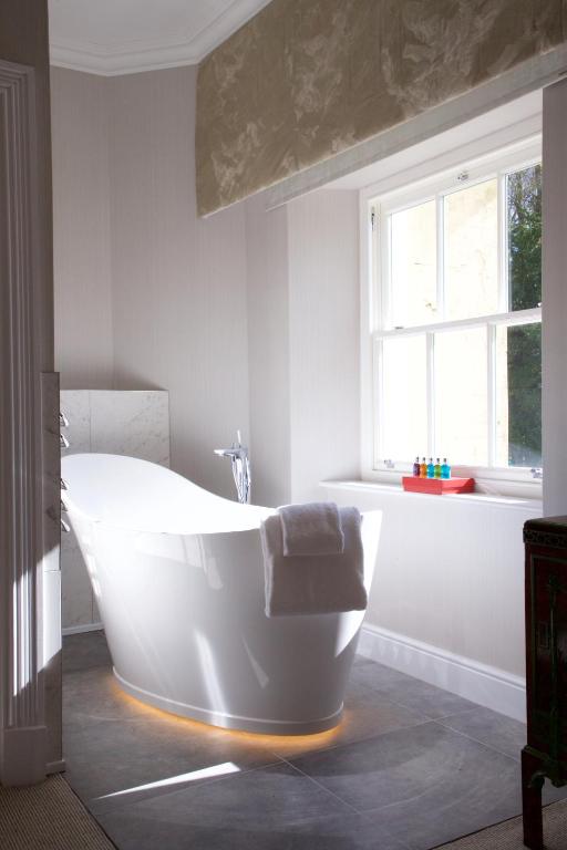 Storrs Hall Hotel on the shore of Lake Windermere - Resim 43