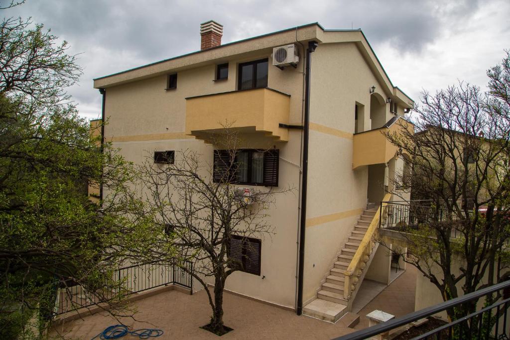 Gallery image of Apartmani Ksenija in Petrovac na Moru