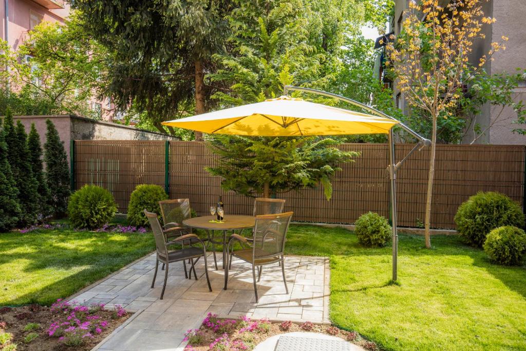 Vonkajšia záhrada v ubytovaní Apartments N10 Zagreb