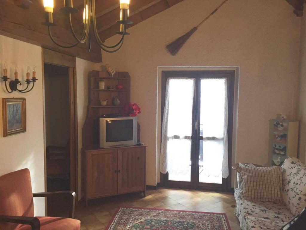 Rifugio tra i monti - Apartment With Mountain View