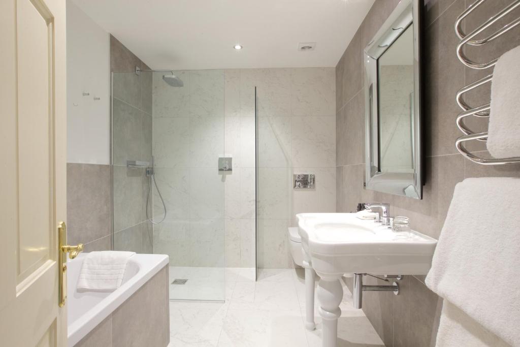 Storrs Hall Hotel on the shore of Lake Windermere - Resim 31