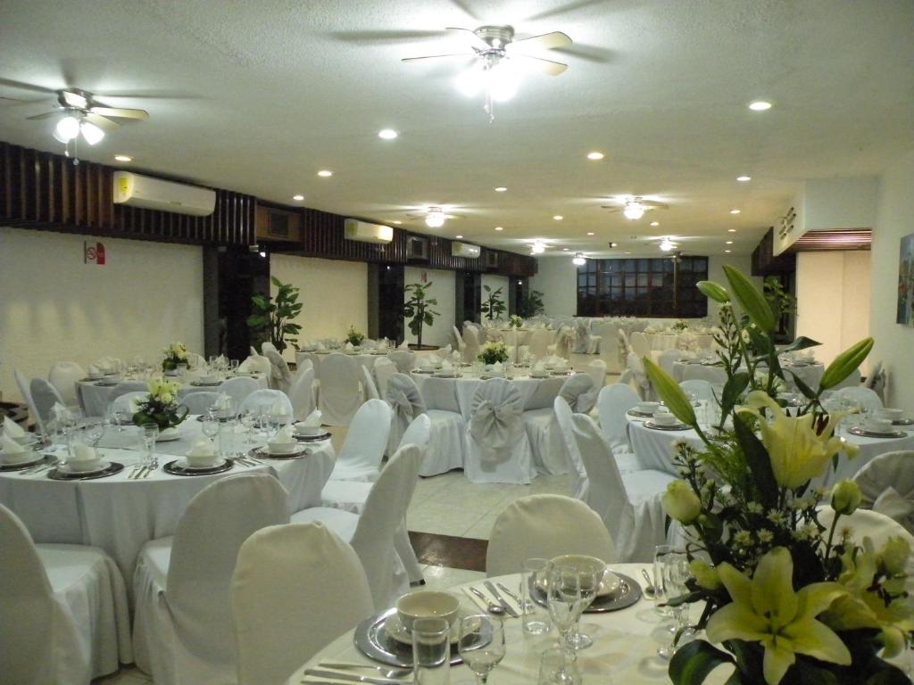 Restaurace v ubytování Hotel Palacio
