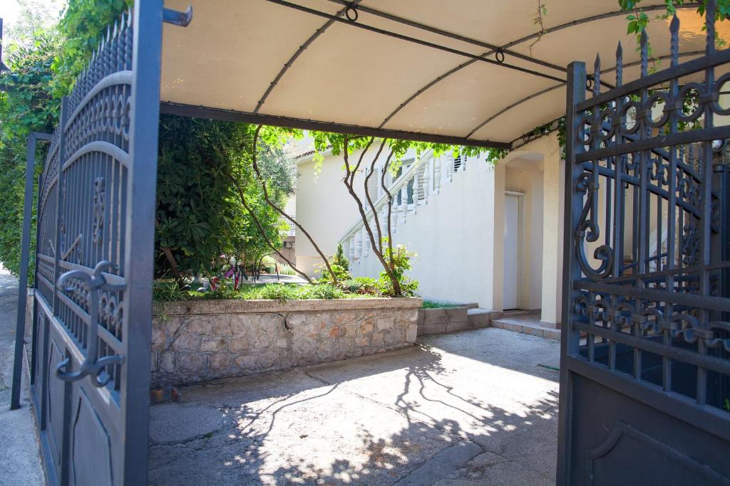 Apartments & Rooms Jelka - 12