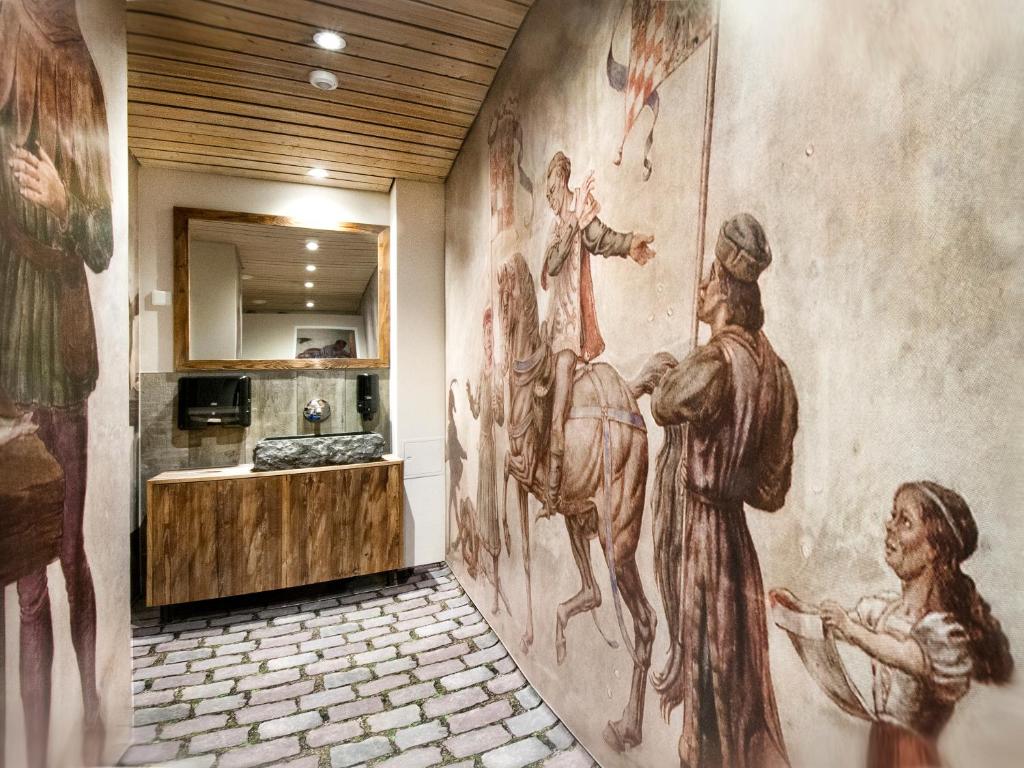 Kuchyň nebo kuchyňský kout v ubytování Romantik Hotel Barbarossa