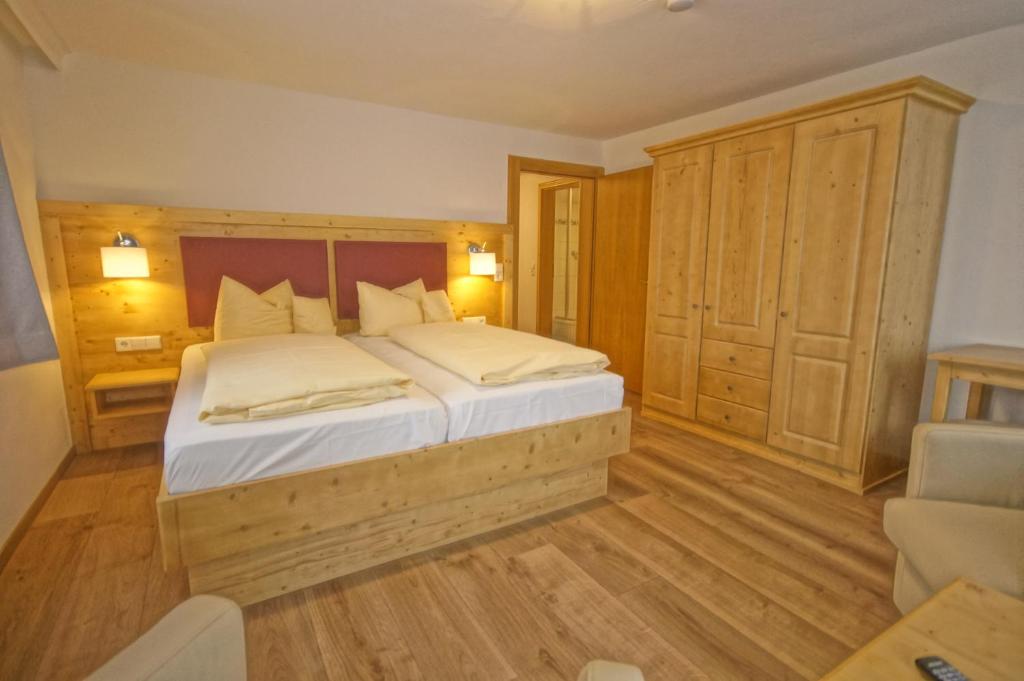 Landhotel und Apartments Sonneck - 9