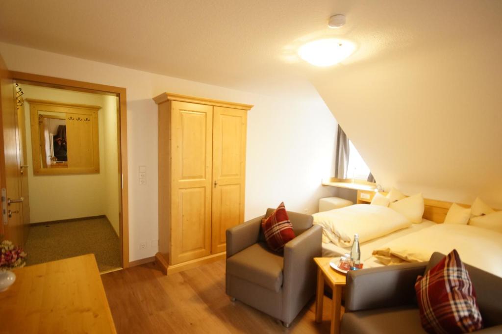 Landhotel und Apartments Sonneck - 4