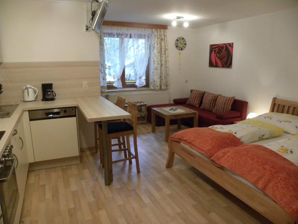 Kuchyň nebo kuchyňský kout v ubytování Urlaub am Bauernhof Gänser