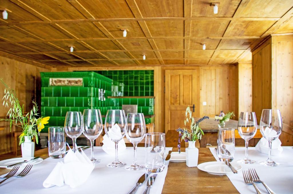 Restaurace v ubytování Gasthaus zum Bauernhof