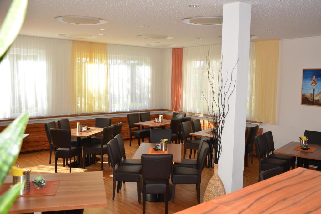 En restaurant eller et spisested på Hotel Waldheimat