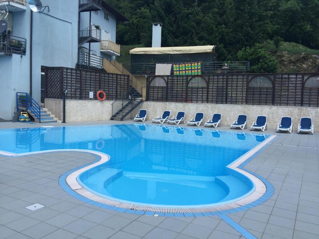 Bazén v ubytování Hotel Scaranò nebo v jeho okolí