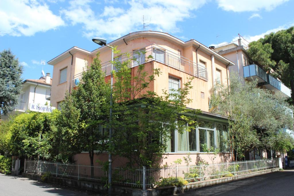 Budova, kde se hotel nachází