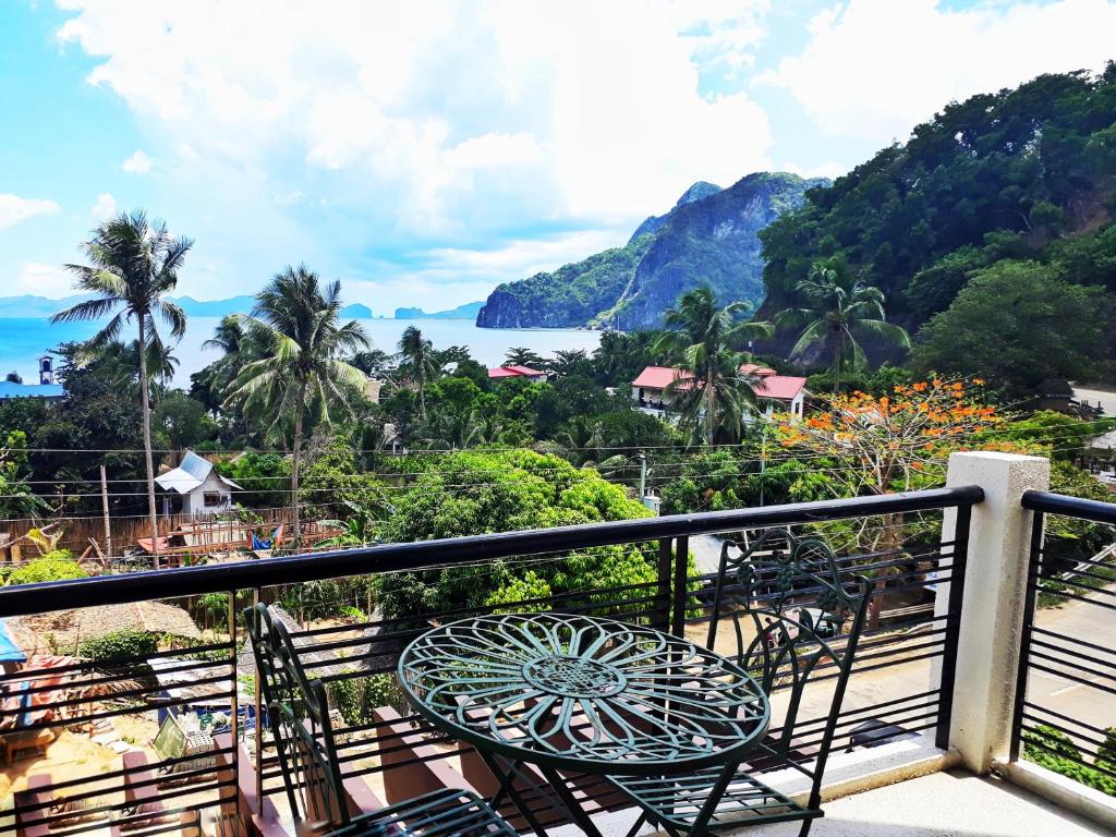 BAYVIEW COUNTRY INN Images Elnido Videos