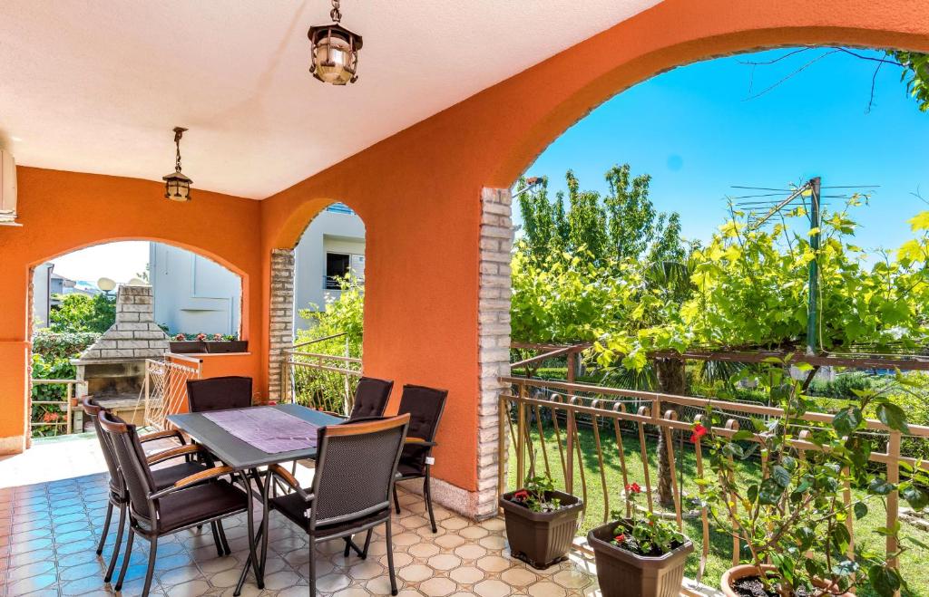 Vonkajšia záhrada v ubytovaní Apartment Yean