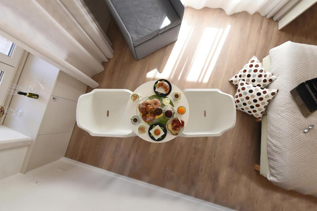 Nicola's Luxury Rooms - 1