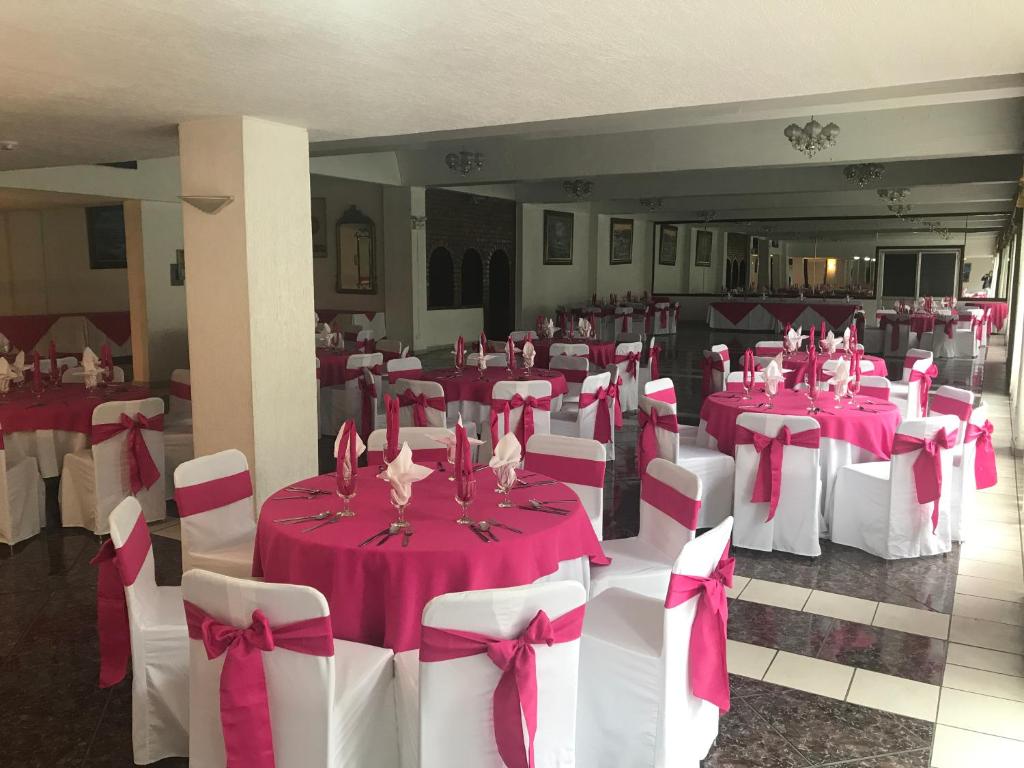 Restaurace v ubytování Hotel Savoy Inn
