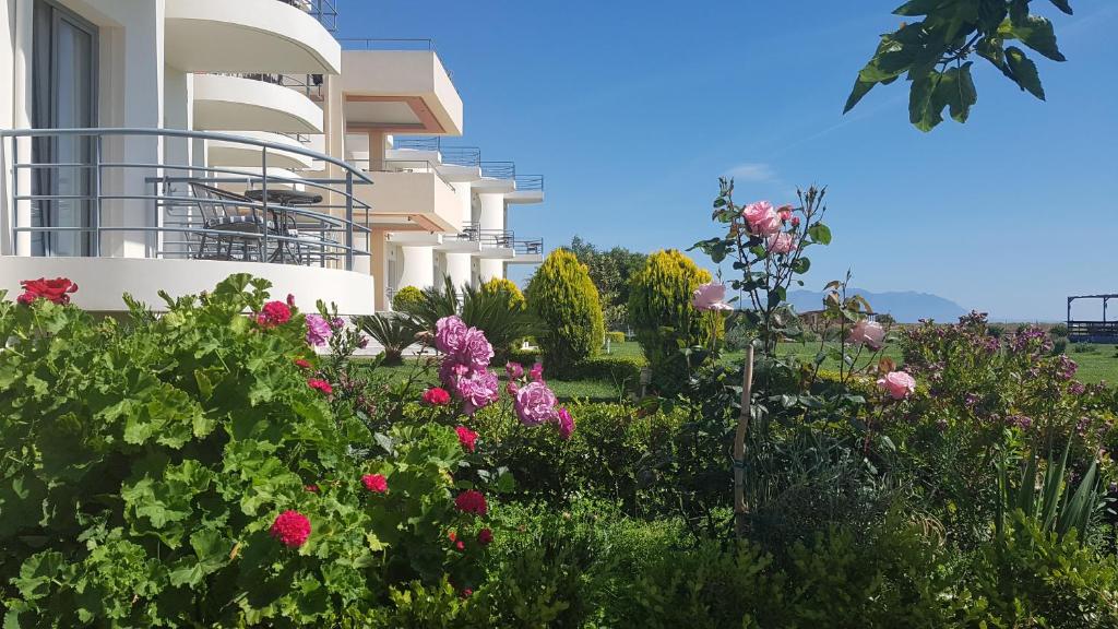 Zahrada ubytování Ostria Hotel Kakovatos Beach