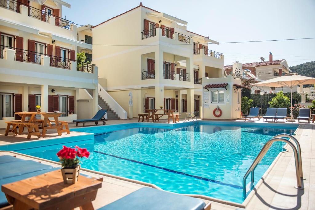Bazén v ubytování Kostis Villas nebo v jeho okolí