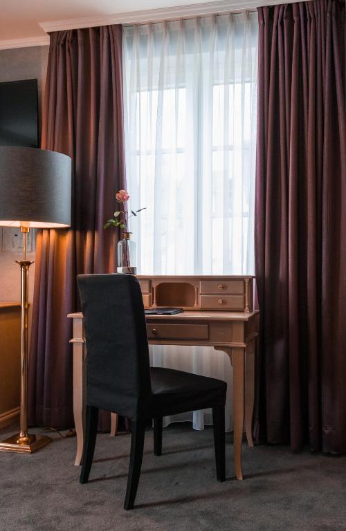 Hotel Germania - Deluxe Double Room With Balcony