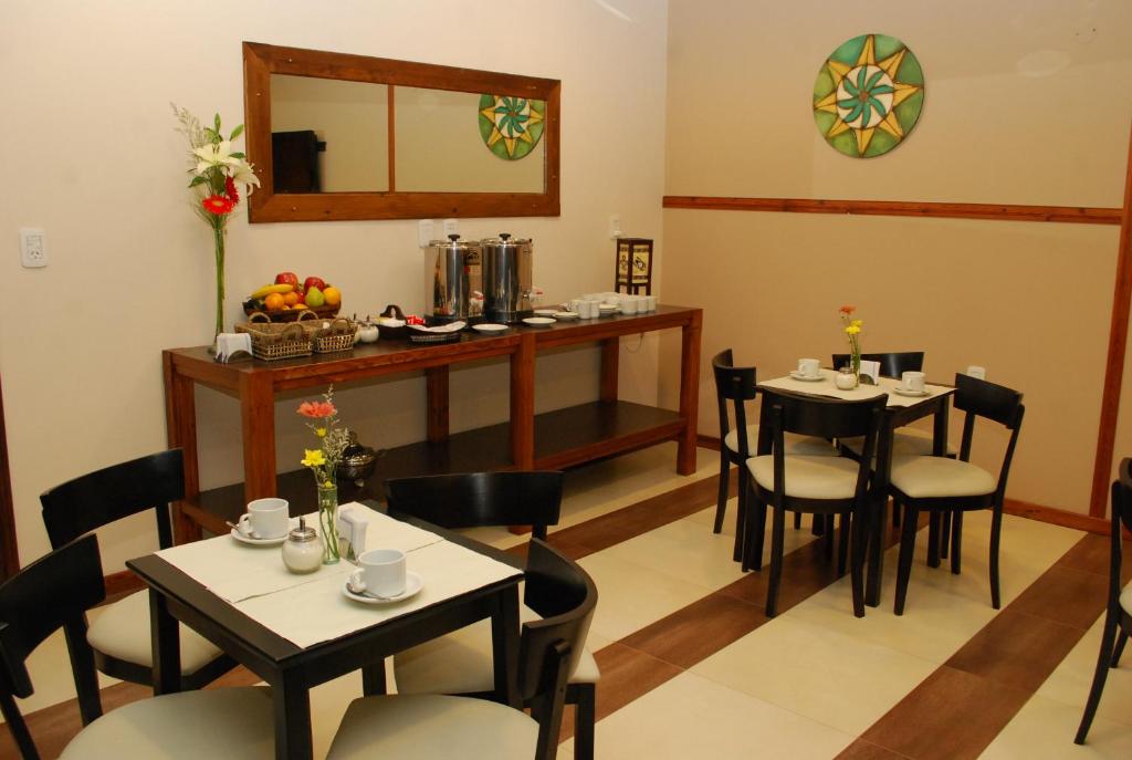 Příslušenství pro přípravu čaje a kávy v ubytování Hotel Ideal Resto Bar