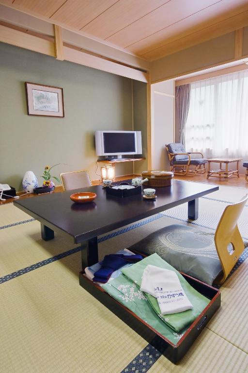 TV a/nebo společenská místnost v ubytování Hotel Kazurabashi