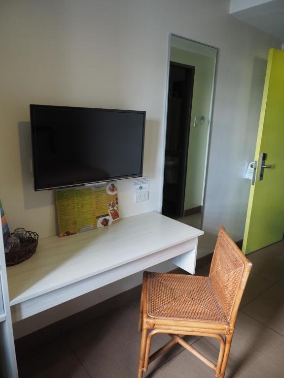 TV a/nebo společenská místnost v ubytování Cebu R Hotel Mabolo