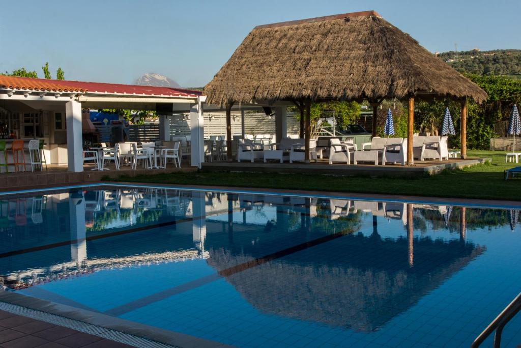 Bazén v ubytování Evelin Hotel nebo v jeho okolí