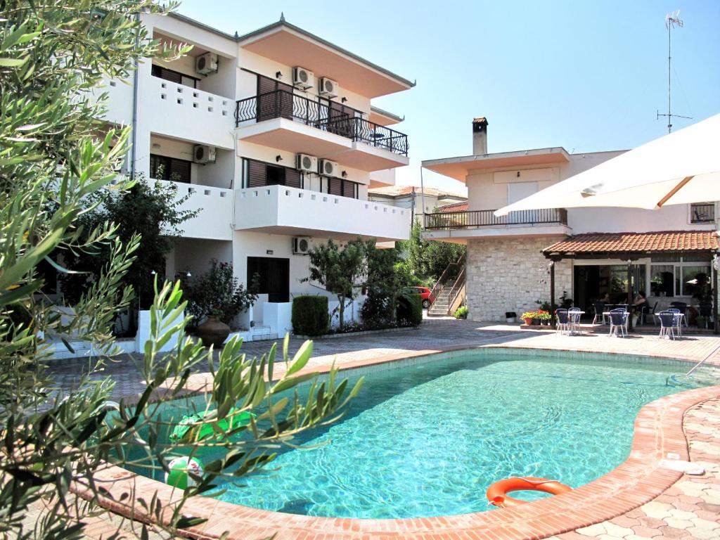 Bazén v ubytování Skentos Hotel nebo v jeho okolí