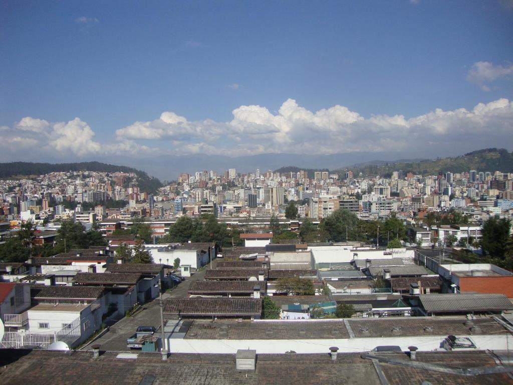 Nespecifikovaný výhled na destinaci Quito nebo výhled na město při pohledu z bed and breakfast
