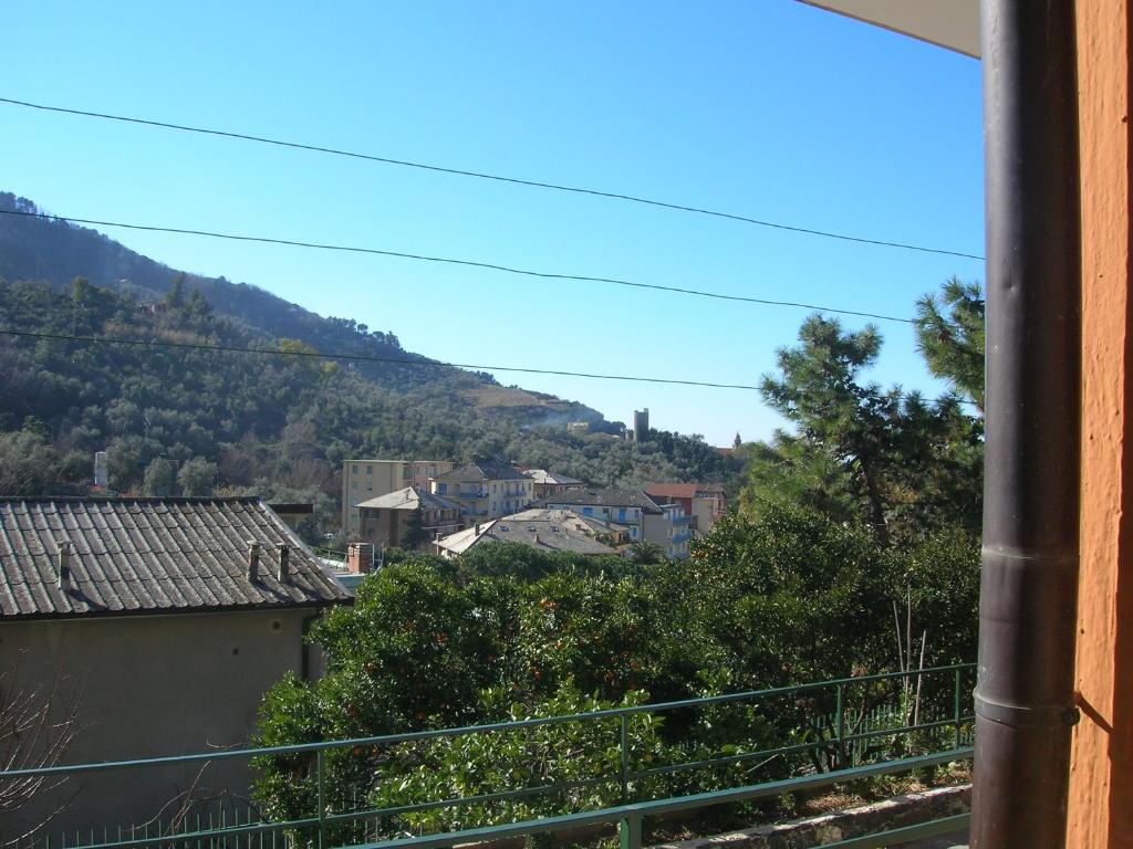 A general mountain view or a mountain view taken from Az apartmant