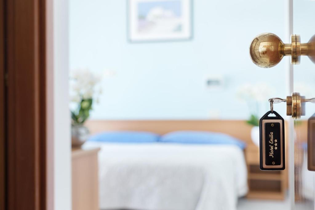 Hotel Emilia - Resim 31