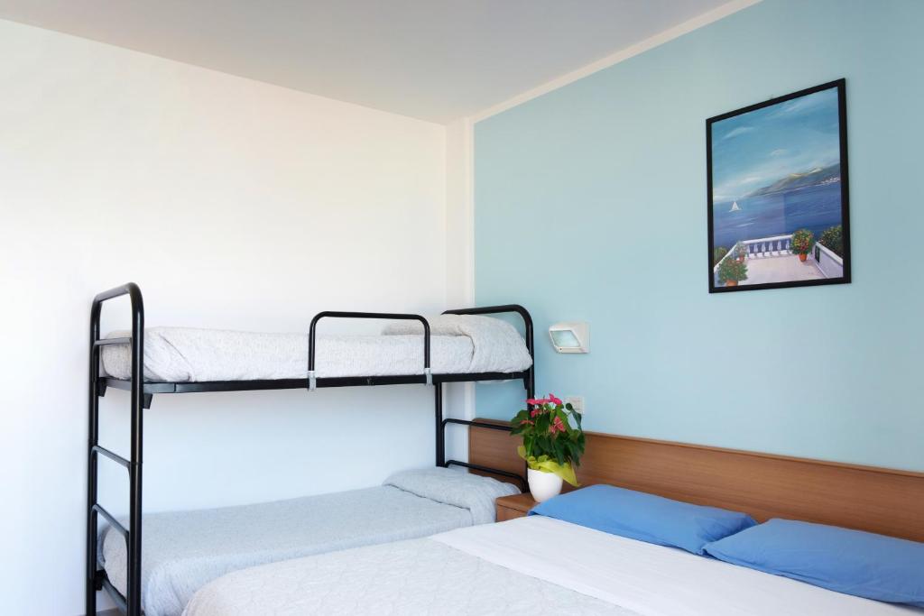 Hotel Emilia - Resim 30