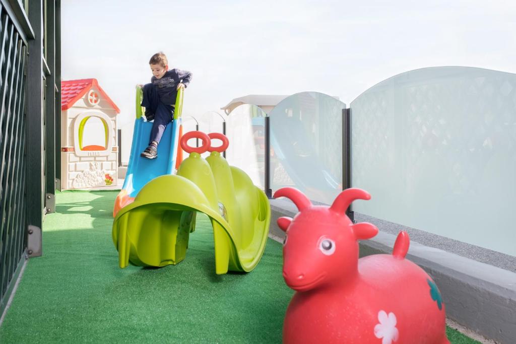 Hotel Emilia - Resim 19