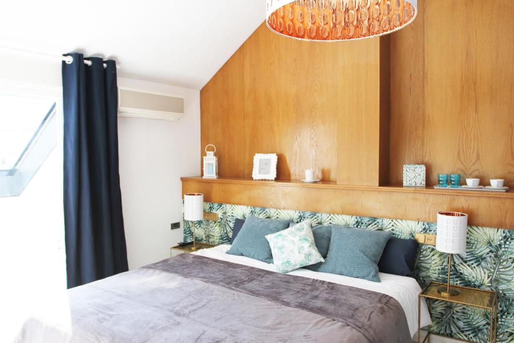 Hugo Beach Hotel & Apartments - Superior King Room