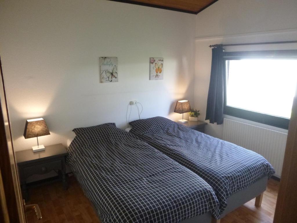 Gemütlicher Ferienbungalow in Usseln bei Willingen, kostenloses WLAN - Two-Bedroom Apartment