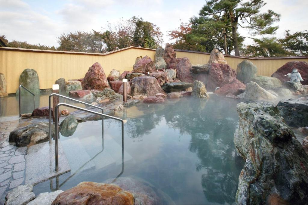 Bazén v ubytování Kintarou Onsen Hotel nebo v jeho okolí