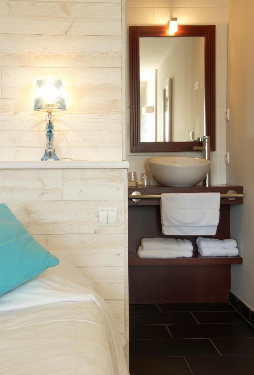 Koupelna v ubytování Logis Hôtel Vent d'Iroise